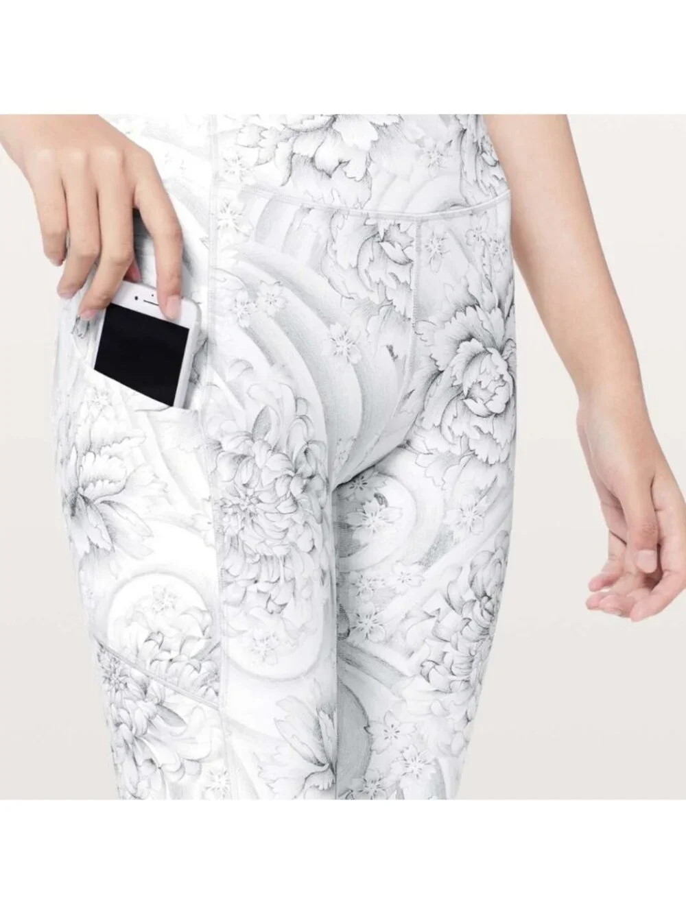 Lululemon Speed Up Tight *Full-On Luxtreme 28